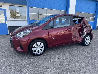 Vaurioauto  passenger cars Toyota Yaris 1.5 AUTOMAAT  HYBRID 2019/5