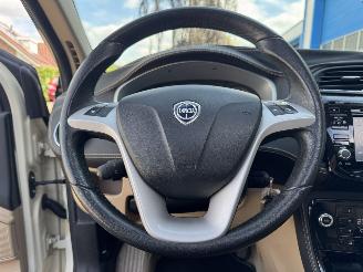 Lancia Delta 1.8-16V  AUTOMAAT  FULL OPTION picture 18