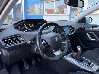 Peugeot 308 1.2 E-THP  ALLURE picture 19