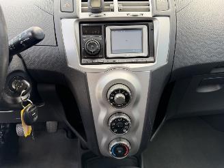 Toyota Yaris 1.3 VVTi  EXECUTIVE picture 14