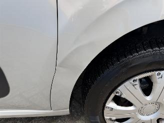 Citroën C3 1.2 PURETECH  FEEL picture 12