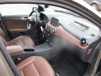 Mercedes B-klasse 180 Ambition Automaat  NAP picture 11