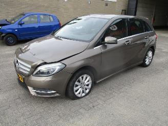 Mercedes B-klasse 180 Ambition Automaat  NAP picture 3