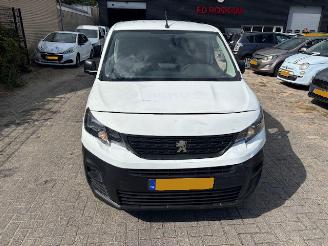 Peugeot Partner 1.2 PureTech  Premium airco navi picture 10