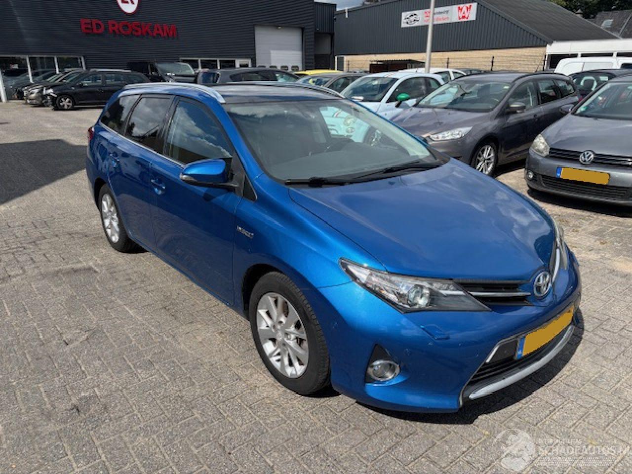 Toyota Auris 1.8 Hybrid Lease+ Pano