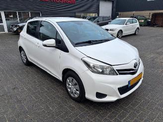 skadebil auto Toyota Yaris 1.0 5-drs Aspiration airco 2012/3