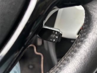 Peugeot 108 1.2  5-drs Top! Roland Garros picture 17