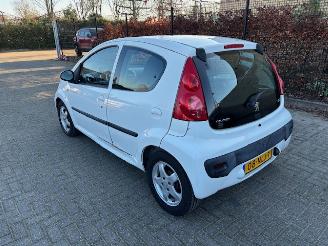 Peugeot 107 1.0 12v XS 5-drs Airco Nap picture 3