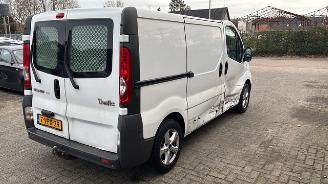 Renault Trafic 2.0 DCI Airco Navi 3-pers picture 3