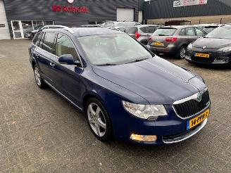 skadebil auto Skoda Superb 1.6 TDI Greenline Clima 105pk 2011/3
