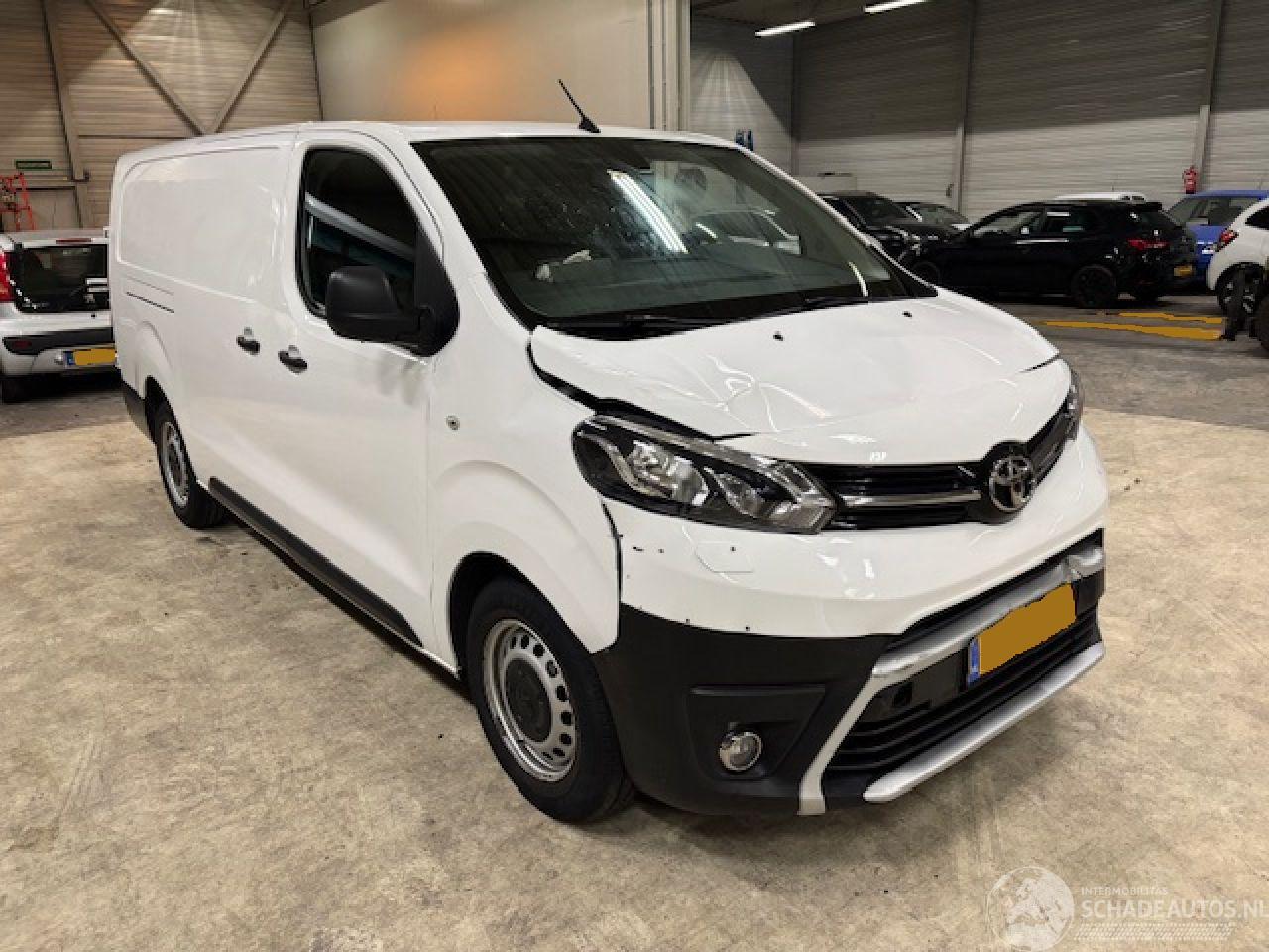 Toyota Proace 2.0 D-4D Navigator Long 3-pers