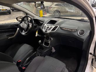 Ford Fiesta 1.6 Sport airco NAP picture 8