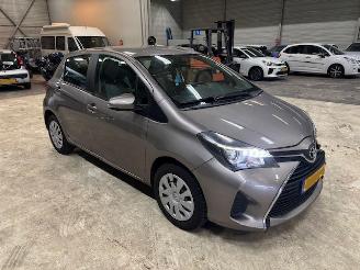 krockskadad bil auto Toyota Yaris 1.3 5-drs airco navi 2015/11