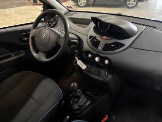 Renault Twingo 2 x Twingo van 2012    1.2 16v Collection  airco NAP picture 12