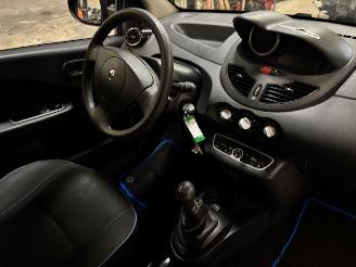 Renault Twingo 2 x Twingo van 2012    1.2 16v Collection  airco NAP picture 23