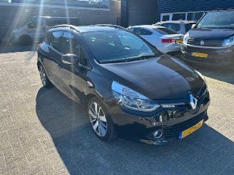 skadebil auto Renault Clio 0.9 TCE Nicht & Day 2015/4