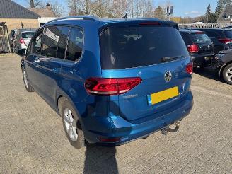 Volkswagen Touran 1.5 TSI Comfort 150pk NAP picture 4