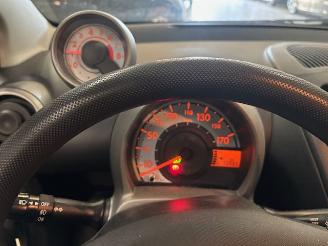 Peugeot 107 2 x 107  airco  km 73.956 en km 77.119 picture 20
