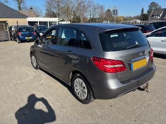 krockskadad bil auto Mercedes B-klasse 180 CDI Edition Automaat 2013/4