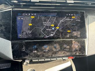 Peugeot 308 1.6 Plug-in Hybrid 180 Allure Nap picture 13