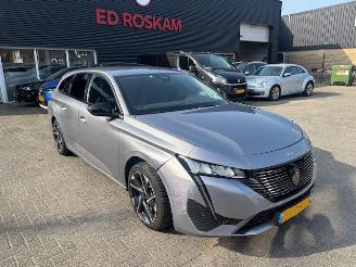 Voiture accidenté Peugeot 308 1.6 Plug-in Hybrid 180 Allure Nap 2024/3