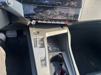 Peugeot 308 1.6 Plug-in Hybrid 180 Allure Nap picture 14