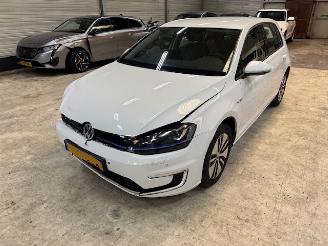 Volkswagen Golf e-Golf picture 4