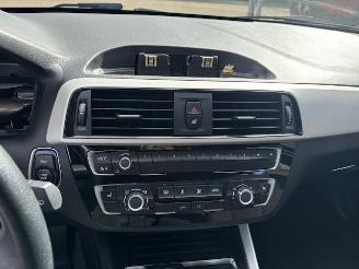 BMW 1-serie 118I  5-drs automaat picture 11