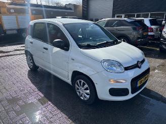 krockskadad bil auto Fiat Panda 1.2 Popstar 5-drs airco 2016/11