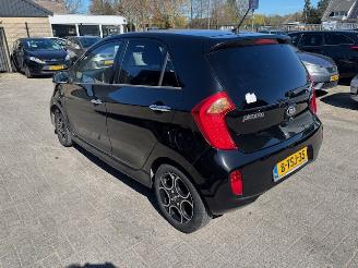 Vaurioauto  passenger cars Kia Picanto 1.2  5-drs World Cup 2014/6