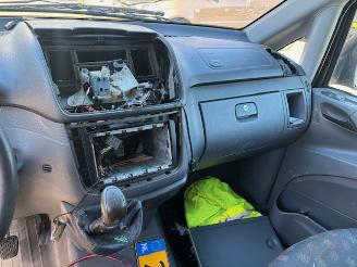 Mercedes Vito 111 CDI 320 Lang airco picture 9