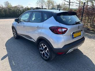 Voiture accidenté Renault Captur 0.9 TCE Intense 2017/11