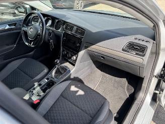 Volkswagen Golf 1.0 TSI Connect Clima picture 10