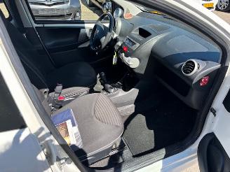 Peugeot 107 1.0 5-drs airco Nap picture 10