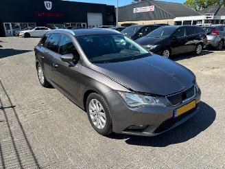 skadebil auto Seat Leon 1.0 TSI Style Connect 2015/10