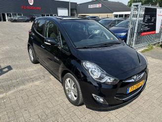 Damaged car Hyundai Ix20 1.4i I-Vision clima Nap 2013/1