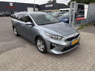 Kia Ceed 1.4T GDI Automaat  Dynamic Plus Line picture 3