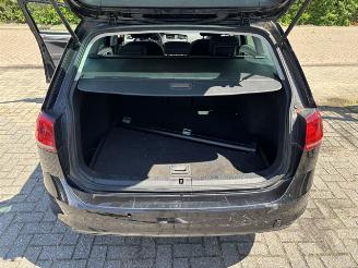 Volkswagen Golf 1.6 TDI DSG Lounge picture 15