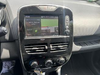 Renault Clio 0.9 TCe Night&Day picture 11