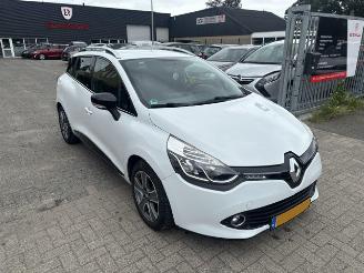 skadebil auto Renault Clio 0.9 TCe Night&Day 2014/8