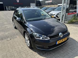 Vaurioauto  passenger cars Volkswagen Golf 1.2 TSI 5-drs Highline 2014/2