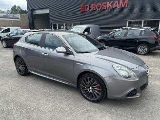 skadebil auto Alfa Romeo Giulietta 1.6 JTD Distinctive 2013/11