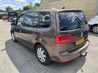 Voiture accidenté Volkswagen Touran 1.2 TSI Highline 2013/11