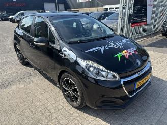 Peugeot 208 1.2 5-drs airco picture 3