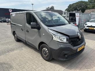 skadebil brommobiel Renault Trafic 1.6 DCI Airco NAP 3-pers 2015/10