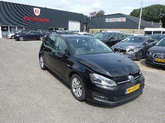 Unfallwagen Volkswagen Golf 1.0 TSI 2017/1
