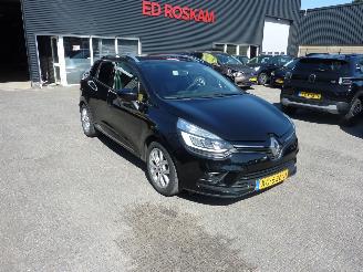 Vaurioauto  passenger cars Renault Clio 0.9 TCE INTENS CLIMAT 2018/12