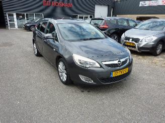 uszkodzony samochody osobowe Opel Astra 1.4 TURBO COSMO 2012/4