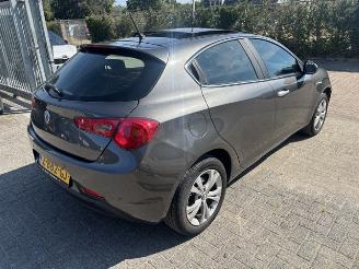 Alfa Romeo Giulietta 1.4 T Distinctive Pano picture 3