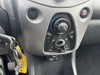 Peugeot 108 1.0 e-VTI Top airco NAP picture 12
